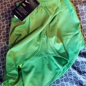 Nike running shorts dri fit nwt xl